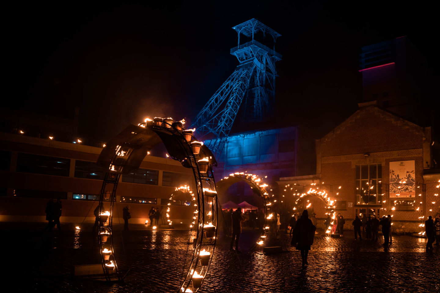 Fêtes de la Sainte-Barbe 2021 - Installations enflammées de la Cie Carabosse sur la Base 11/19