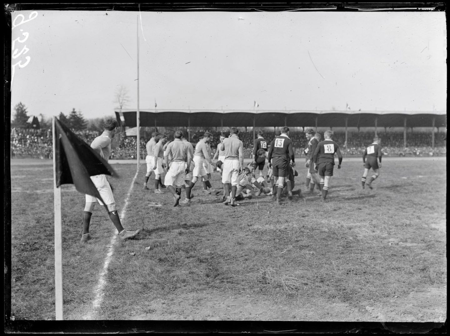 Match de rugby France - Nouvelle-Zélande, 8 avril 1917 © Cordier (14-18)ECPAD-Défense
Photo présentée dans l'exposition Coup d'envoi au Mémorial 14-18 Notre-Dame de Lorette