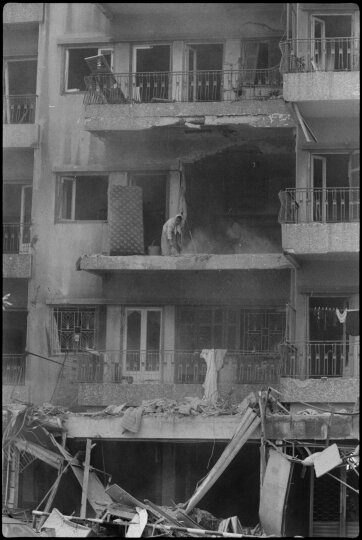 Ruines à Beyrouth visuel principal de l'exposition Silance après l'impact au Centre d'Histoire du Mémorial 14-18 Notre-Dame de Lorette ©ECPAD