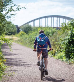 Chemin de halage à vélo © Hecquet Chaine des parcs